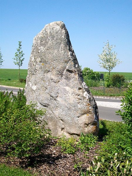 Photo de Menhir Queuse de Gargantua de Borest