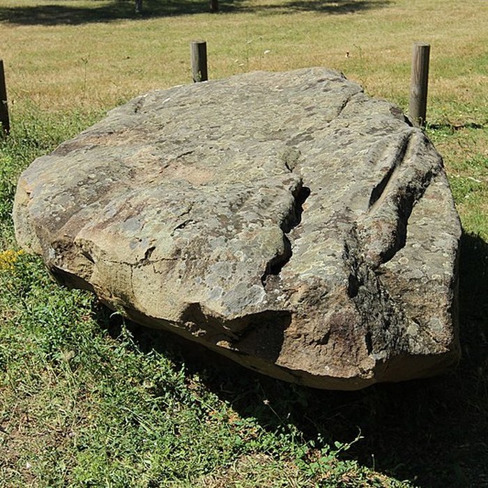 Photo de Menhir-polissoir de Souhé de Naintré