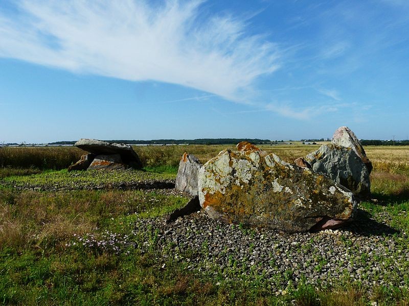 Photo de Menhirs de Pierre levée à Saint-Léger-de-Montbrun