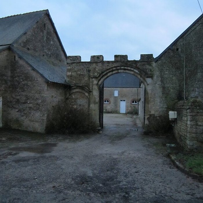 Photo de Château de Courcy à Fontenay-sur-Mer