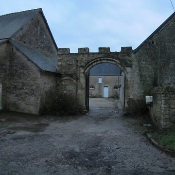 Château de Courcy à Fontenay-sur-Mer