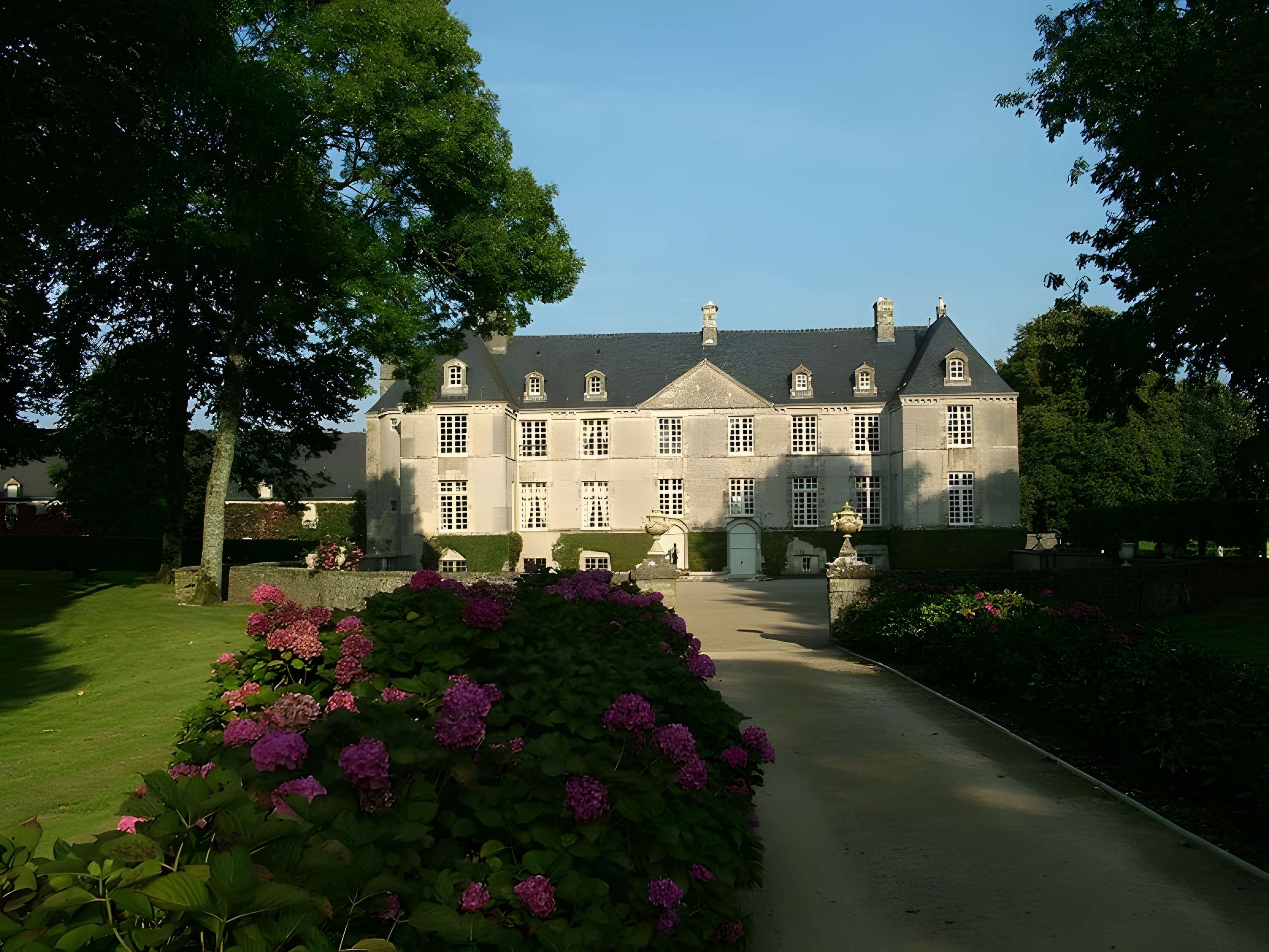 Château de Courcy à Fontenay-sur-Mer 