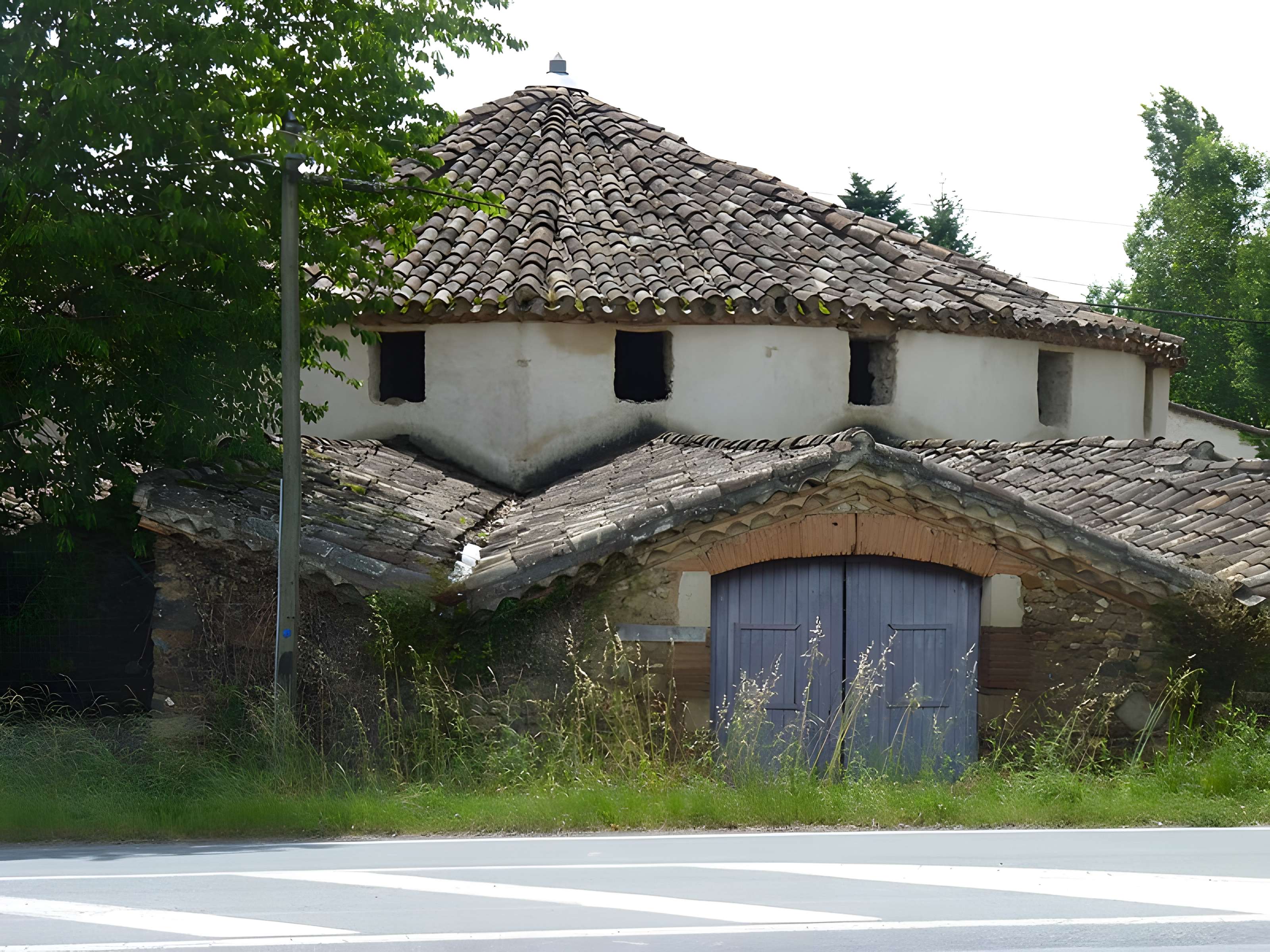 Métairie ronde de Saint-Lieux-Lafenasse