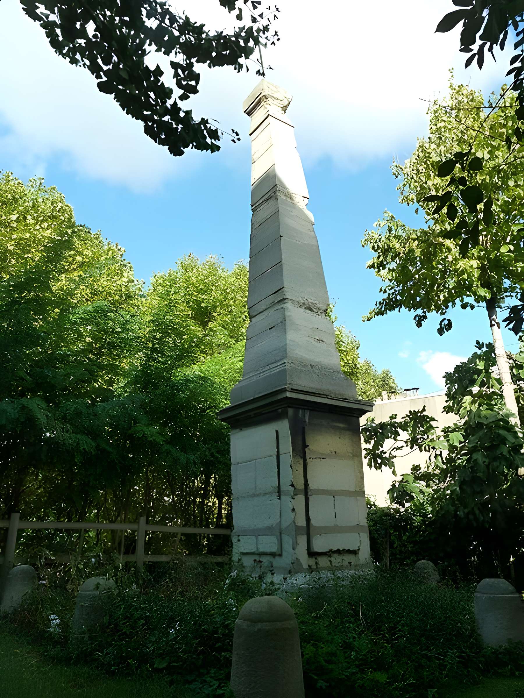 Mire de Cassini à Villejuif 