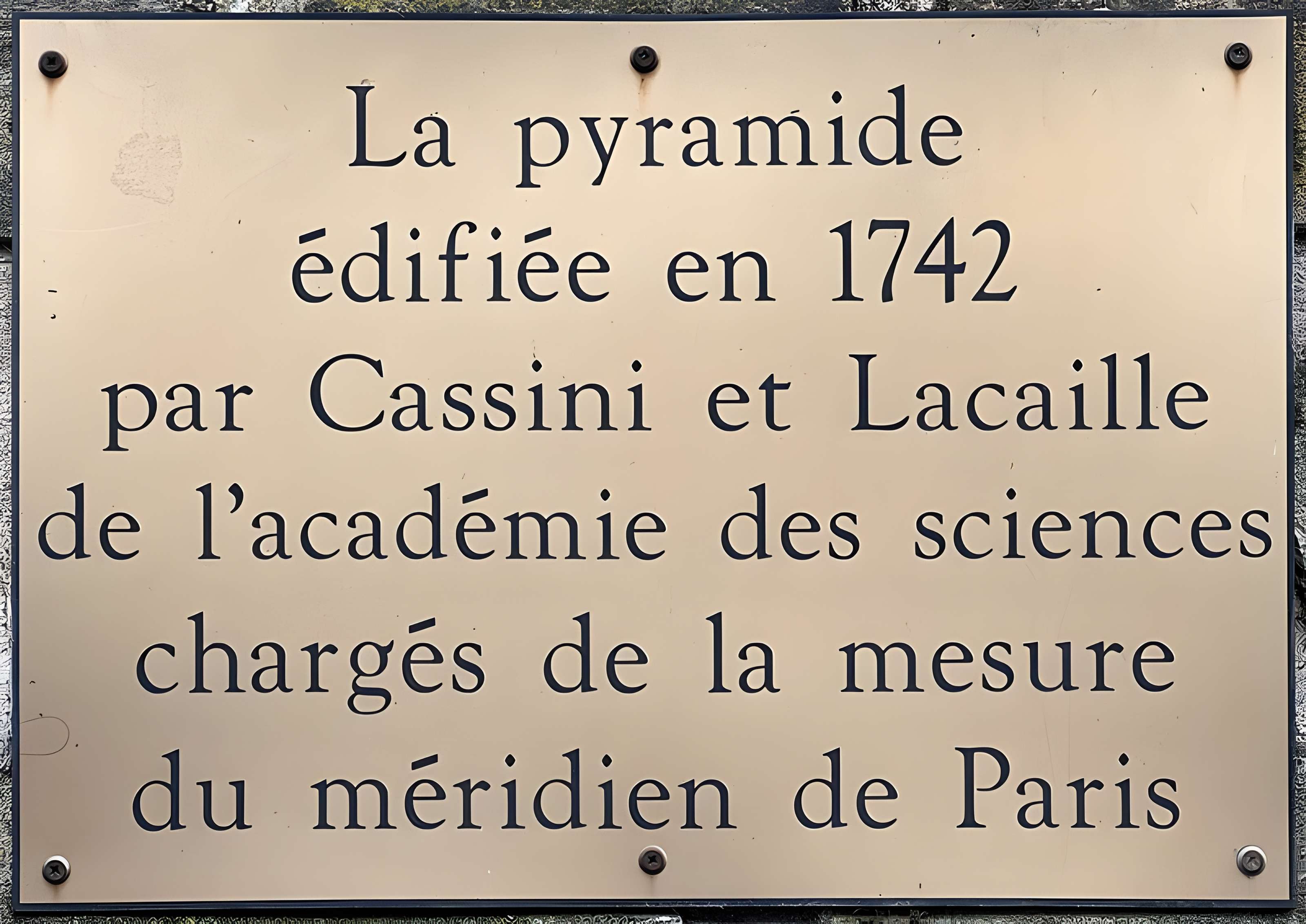 Mire de Cassini à Villejuif