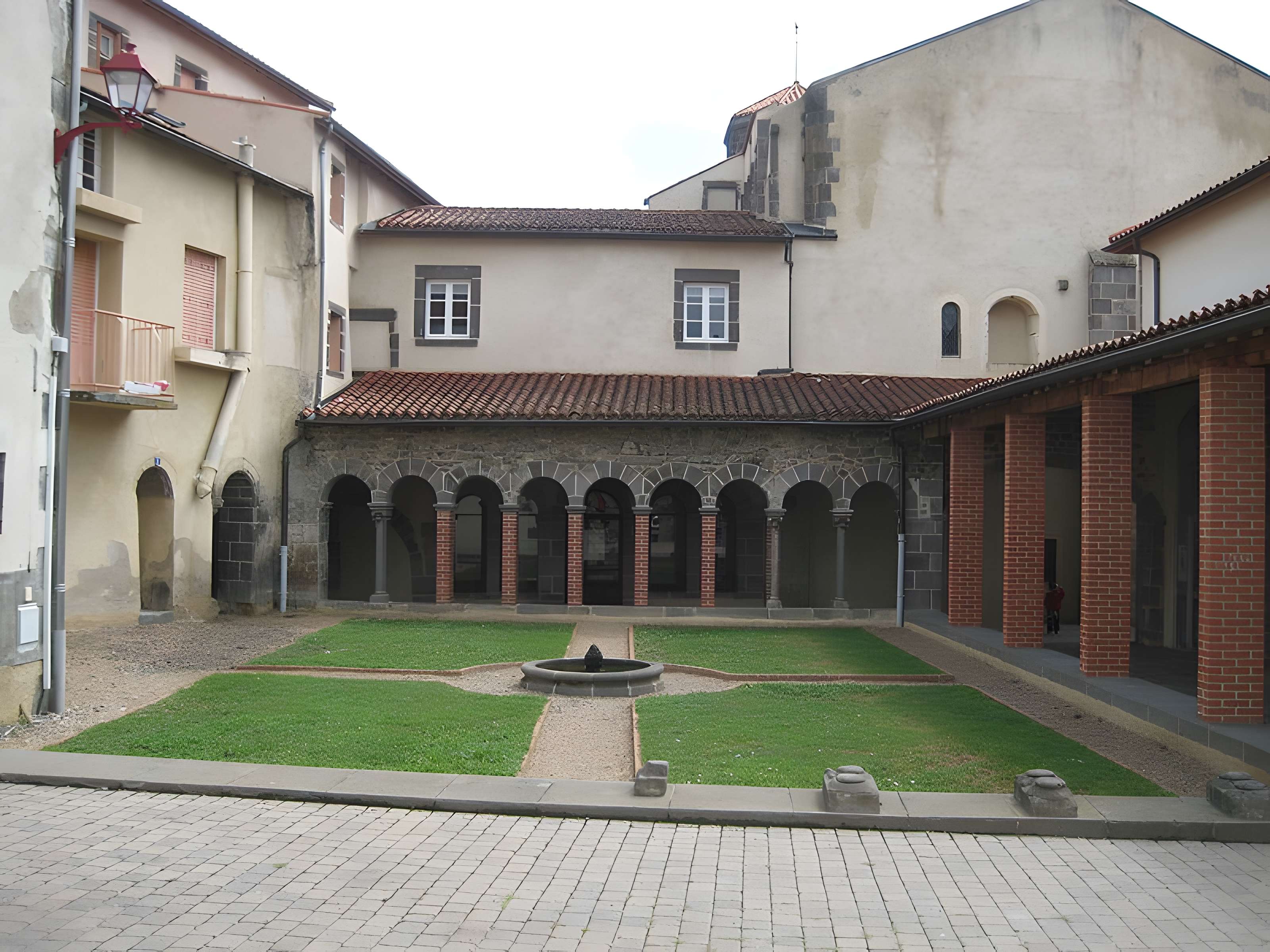 Monastère des Bénédictines de Marsat 