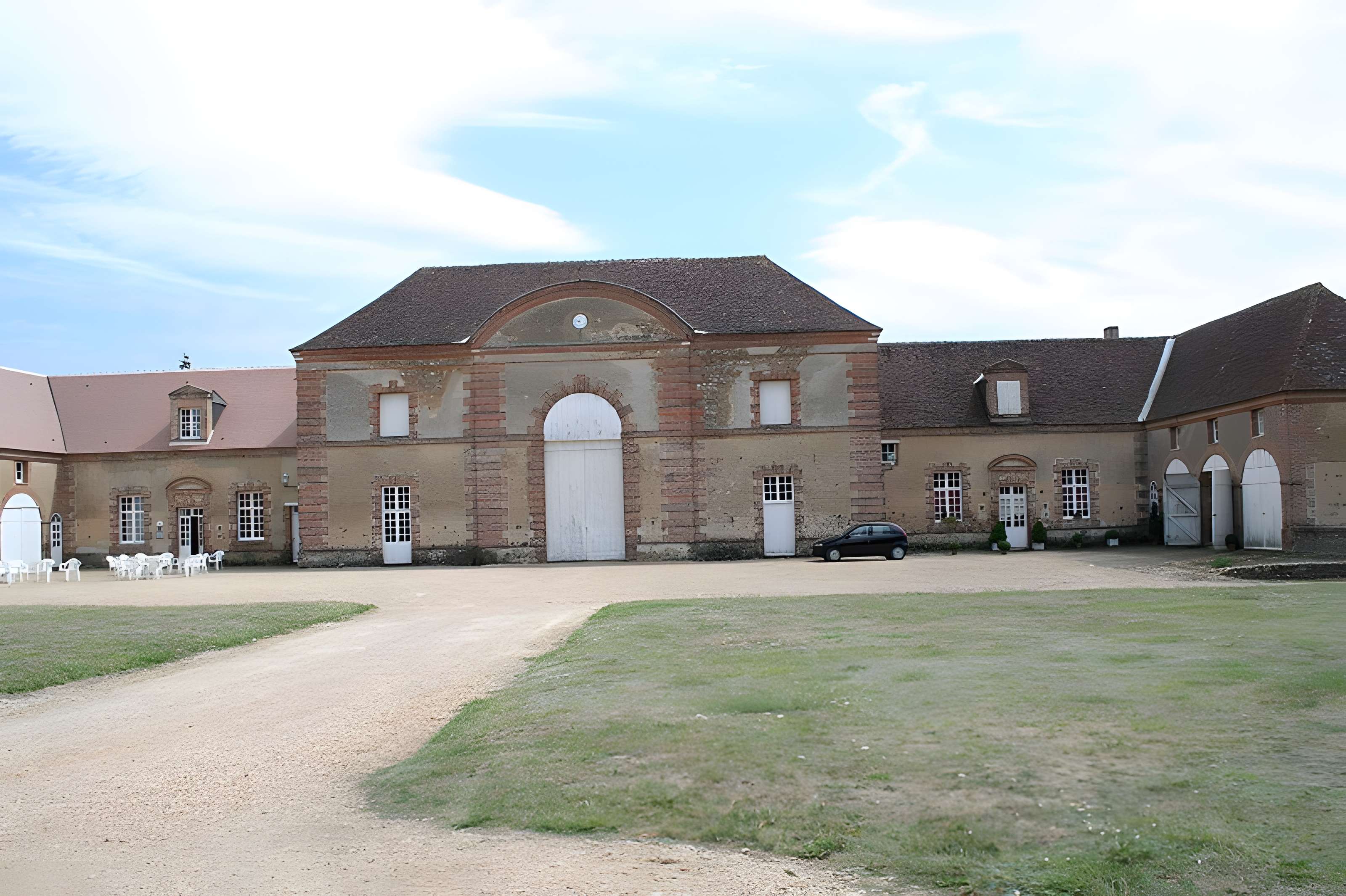 Château de Courtalain et ses dépendances