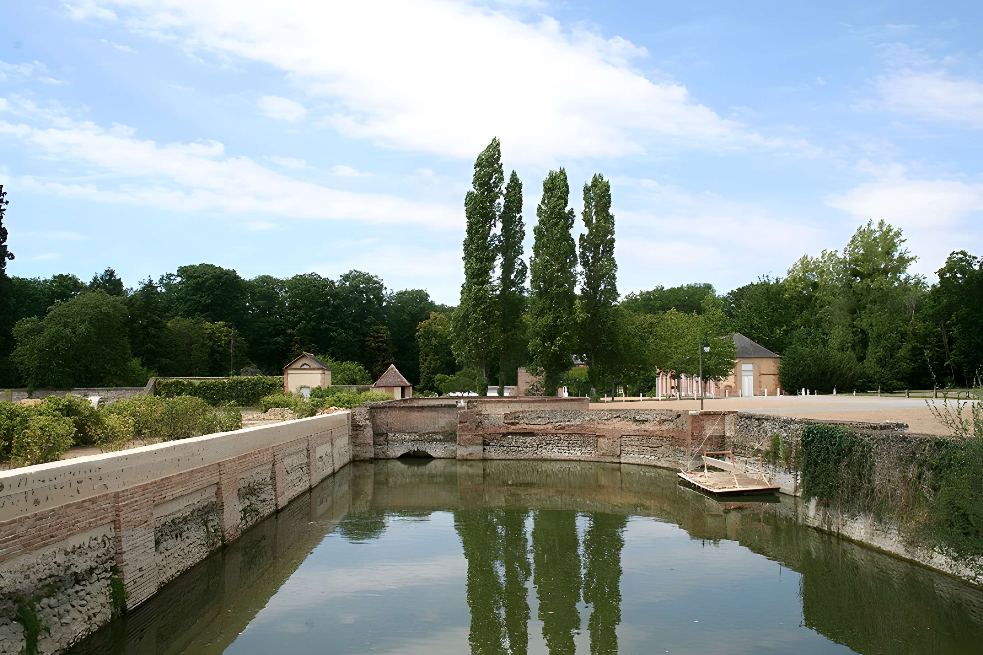 Château de Courtalain et ses dépendances