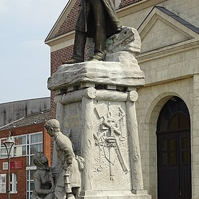 Photo de Monument à Charles Mathieu à Lourches