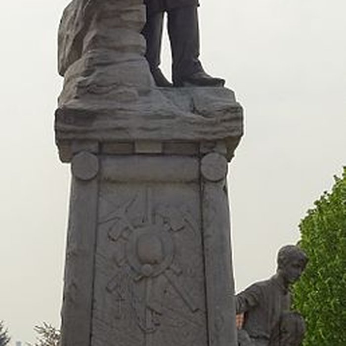 Photo de Monument à Charles Mathieu à Lourches