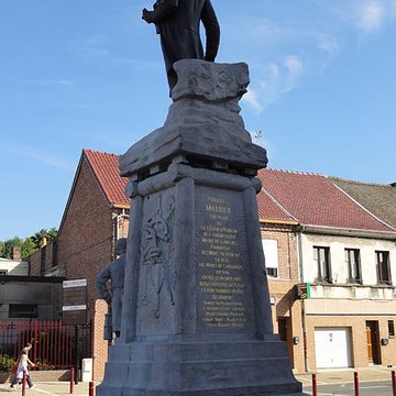 Monument à Charles Mathieu à Lourches