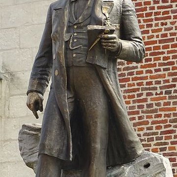 Monument à Charles Mathieu à Lourches