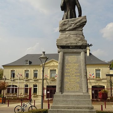Monument à Charles Mathieu à Lourches