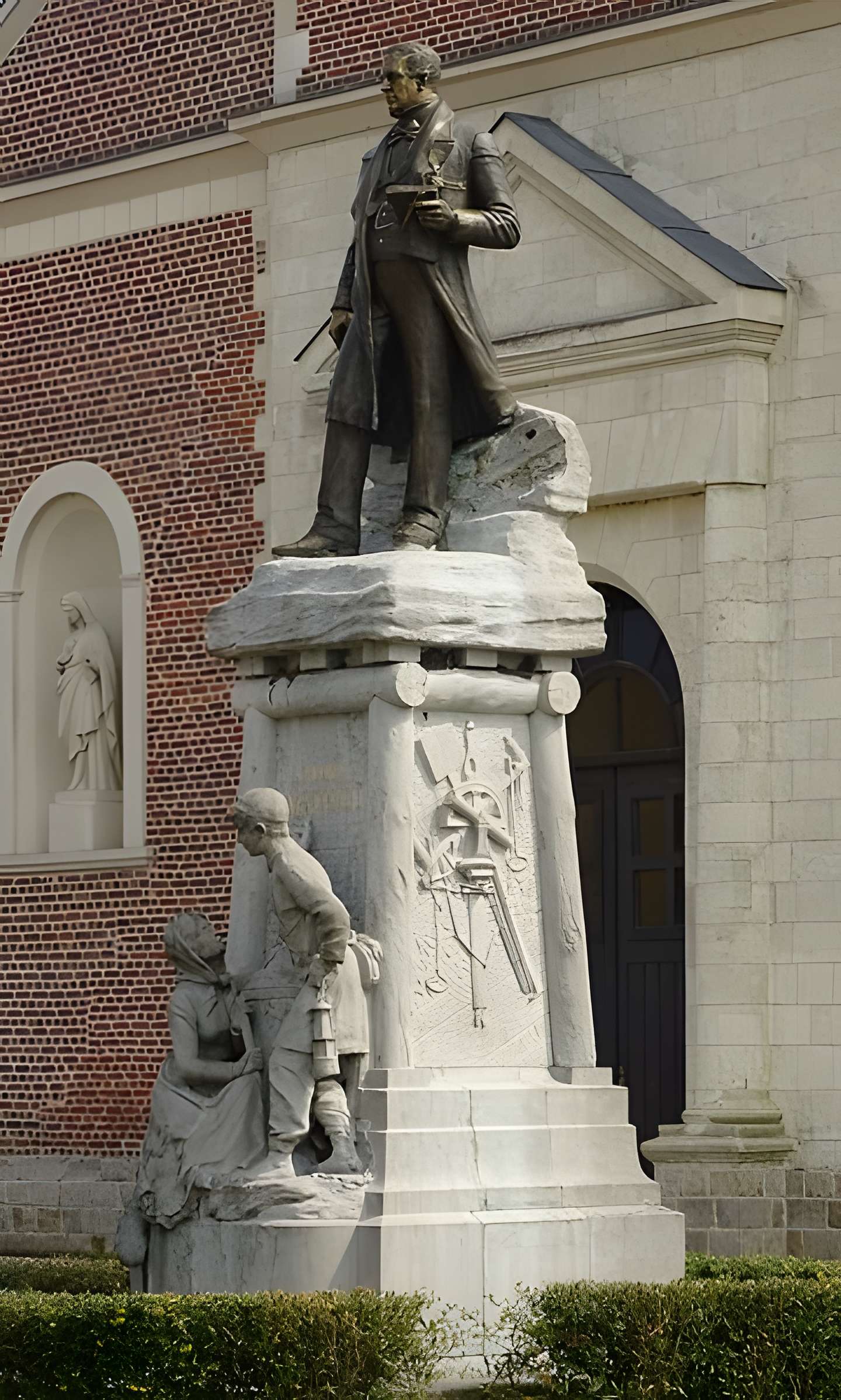 Monument à Charles Mathieu à Lourches