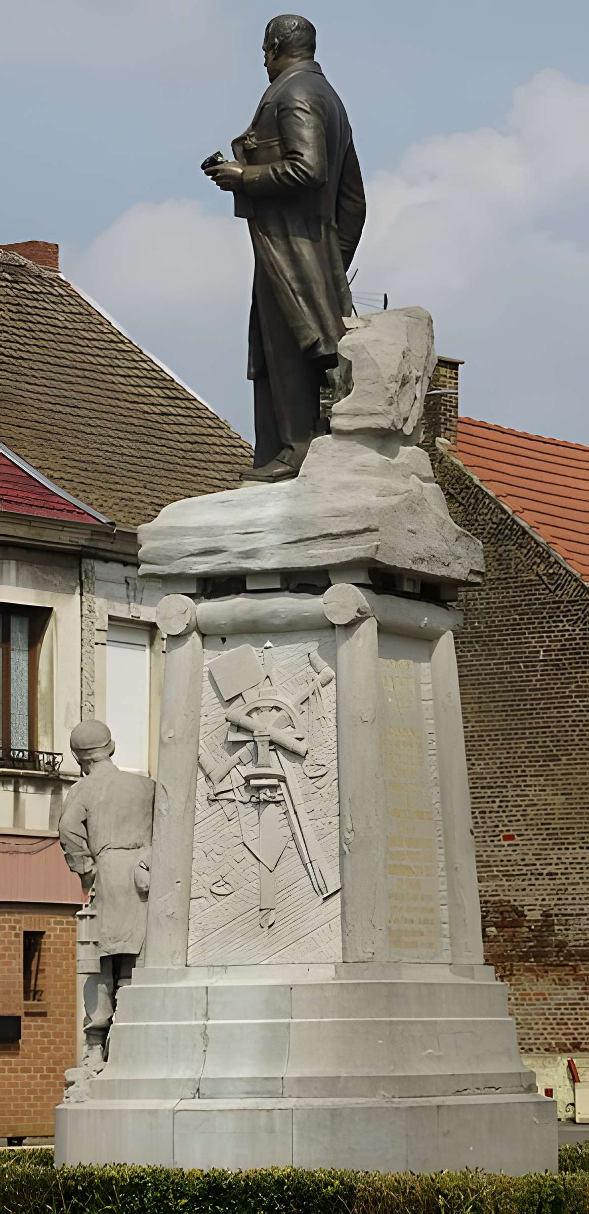 Monument à Charles Mathieu à Lourches