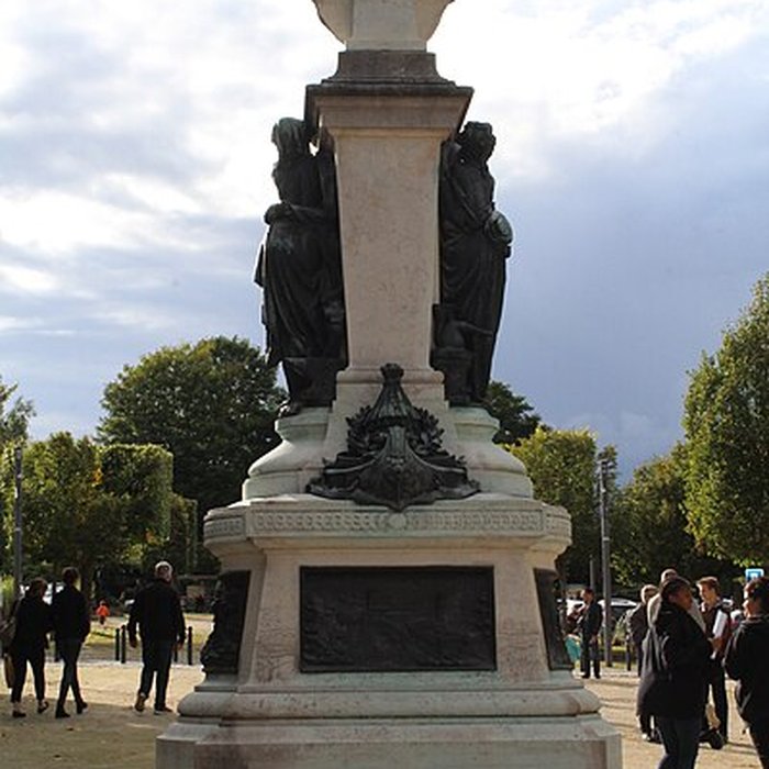 Photo de Monument à Émile Menier de Noisiel