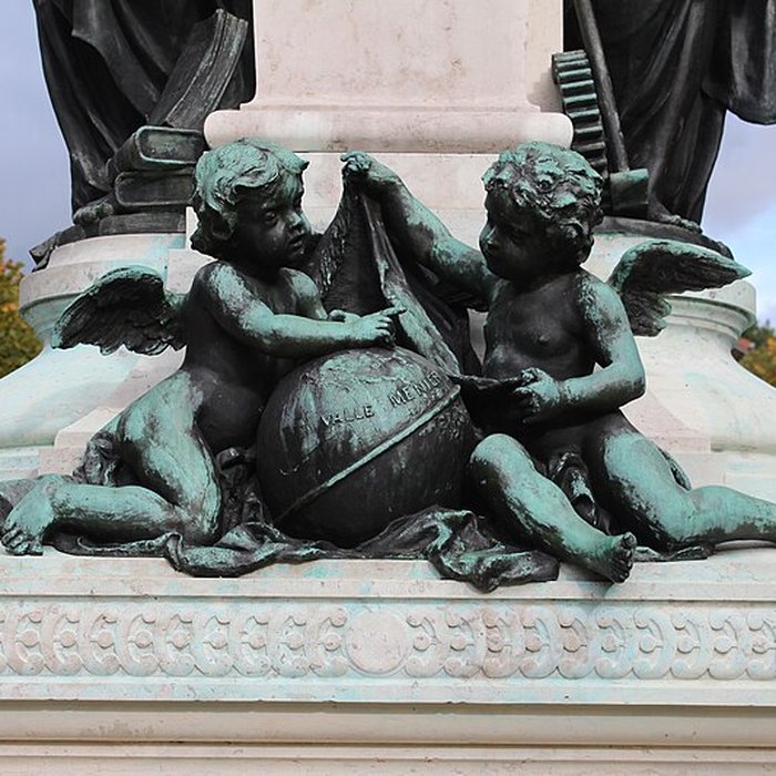 Photo de Monument à Émile Menier de Noisiel