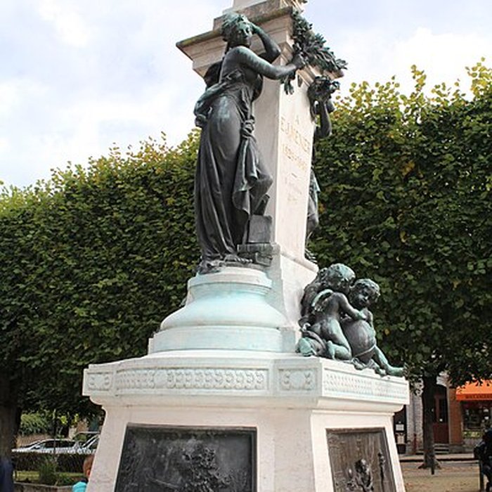 Photo de Monument à Émile Menier de Noisiel