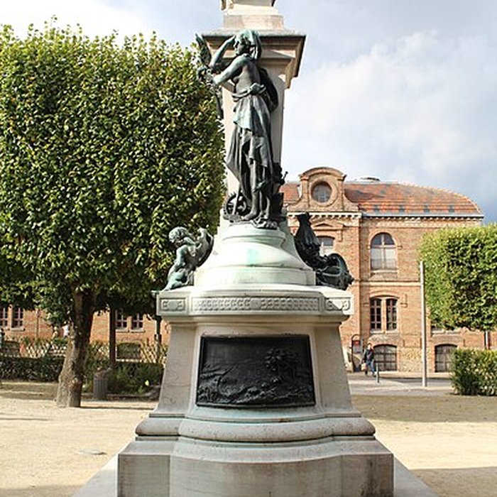 Photo de Monument à Émile Menier de Noisiel