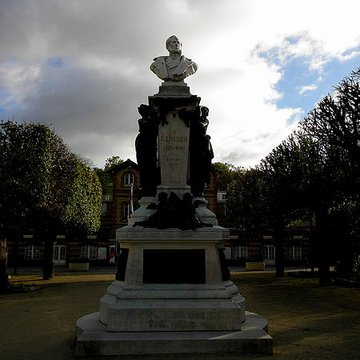 Monument à Émile Menier de Noisiel