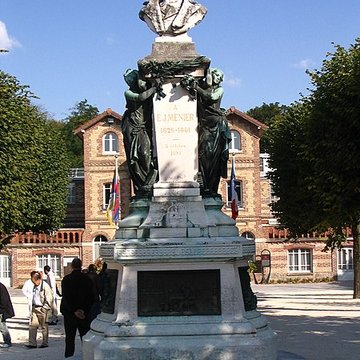 Monument à Émile Menier de Noisiel