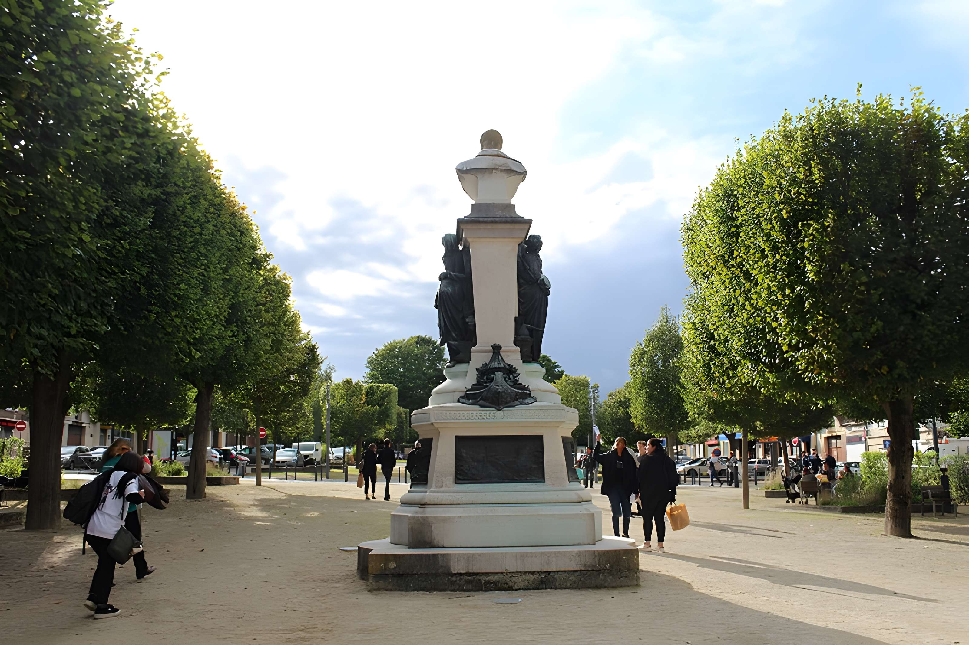 Monument à Émile Menier de Noisiel