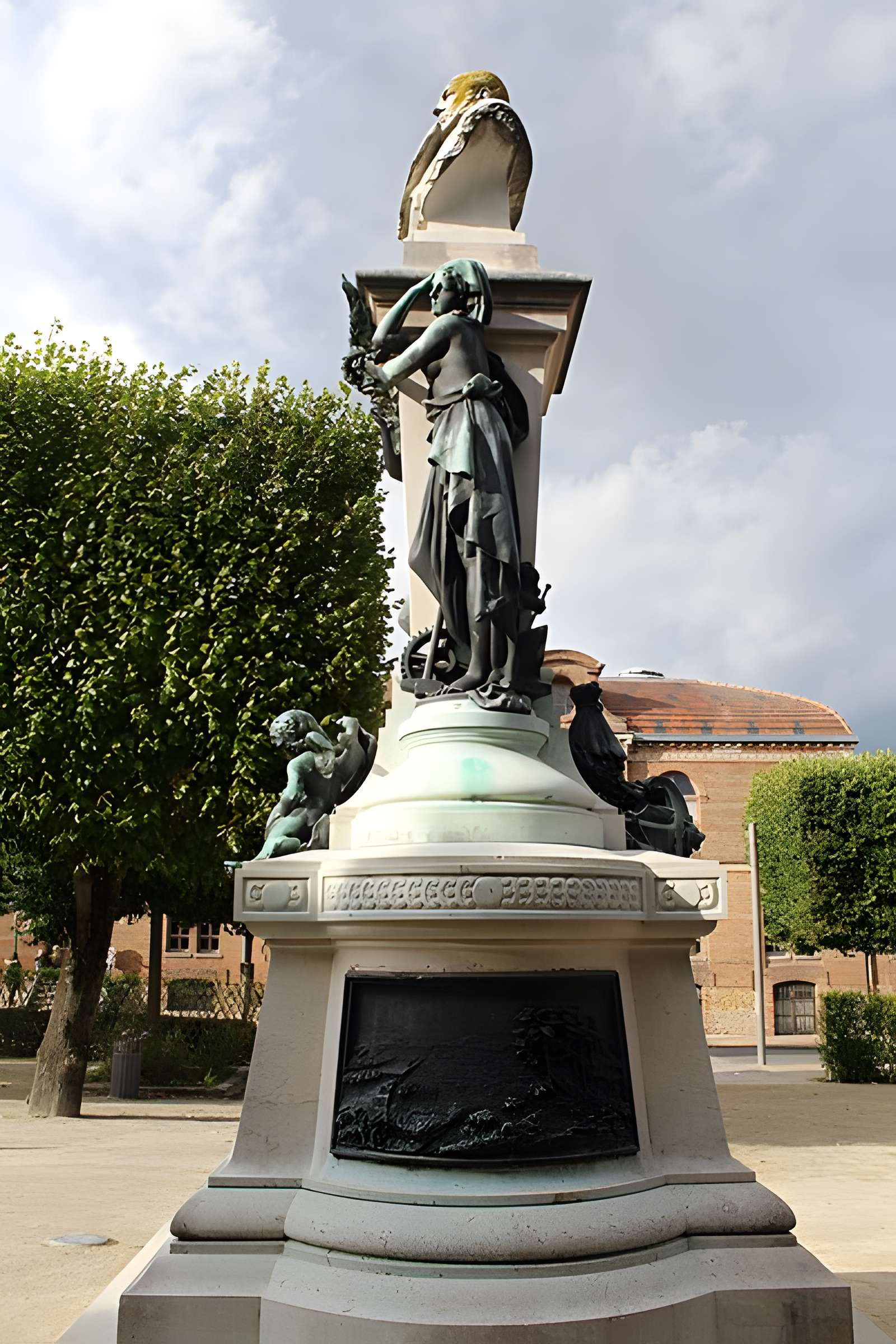 Monument à Émile Menier de Noisiel