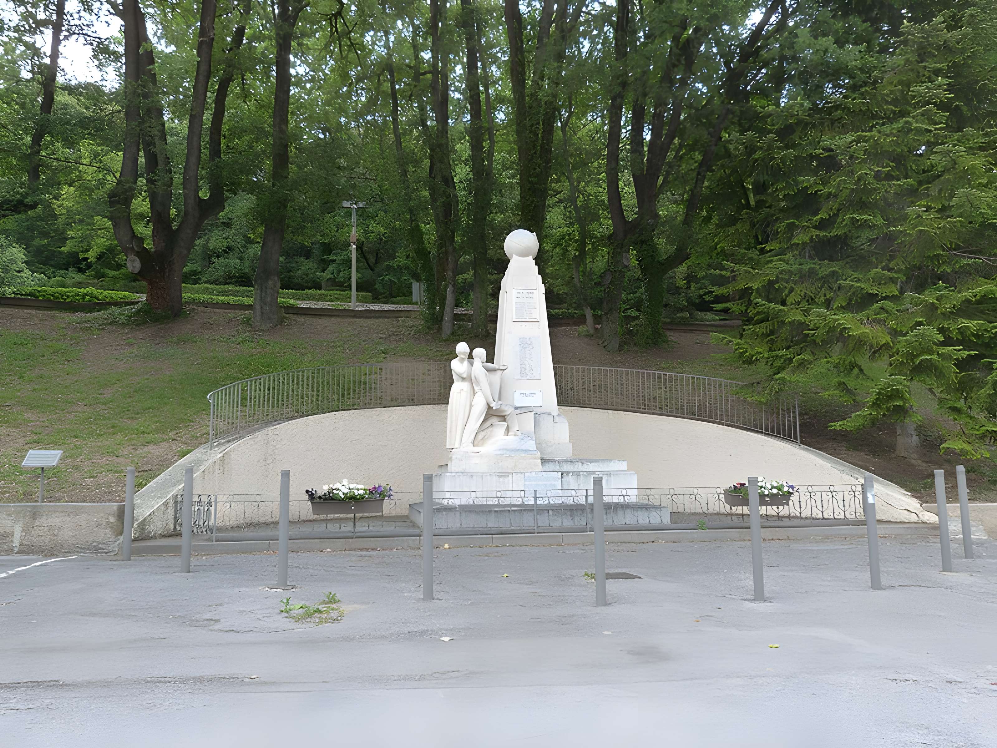 Monument aux morts de Château-Arnoux-Saint-Auban