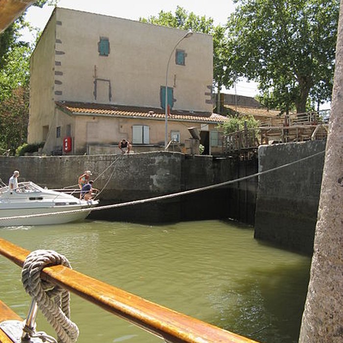 Photo de Canal du Midi : Écluse ronde dAgde
