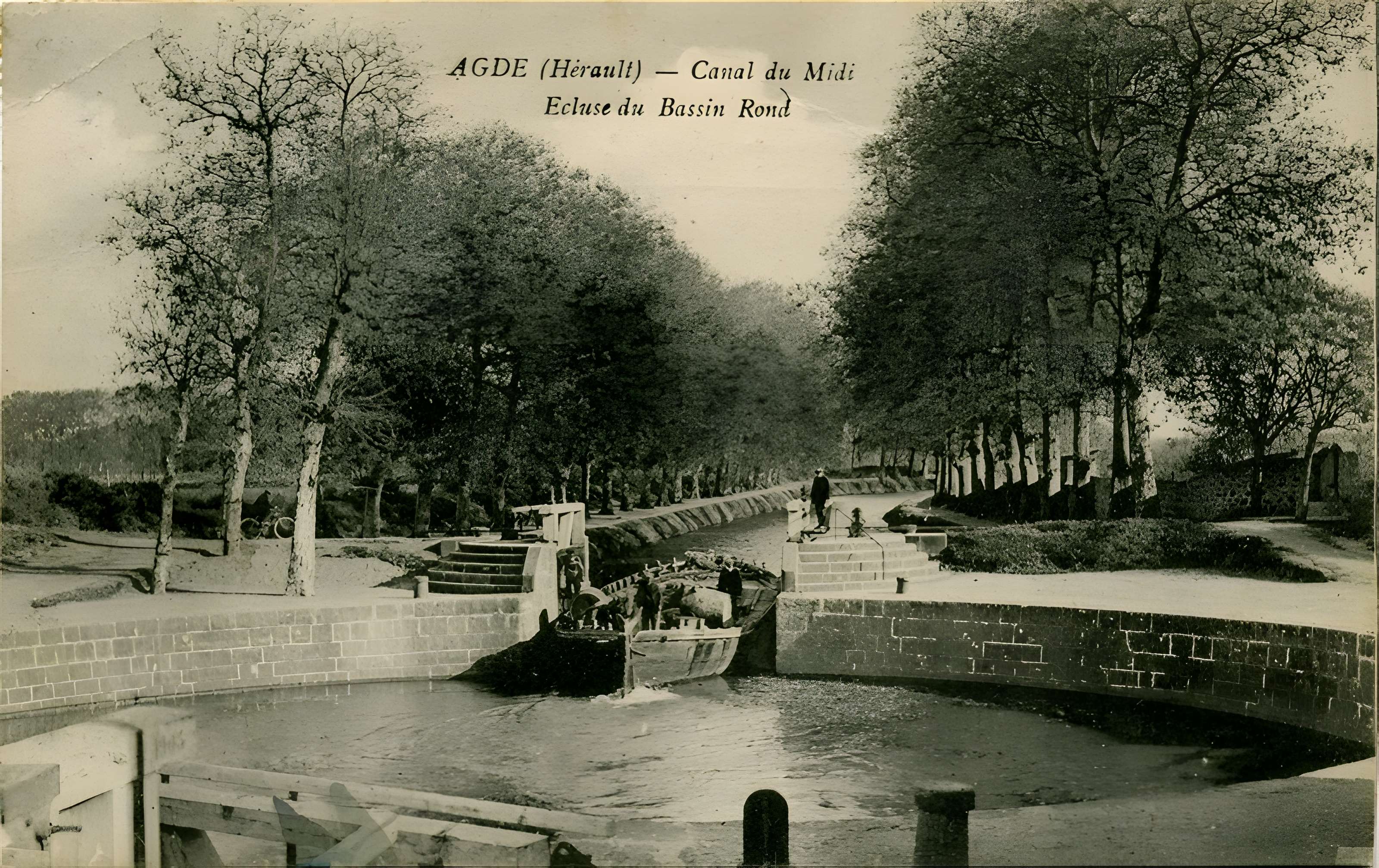Canal du Midi : Écluse ronde d'Agde