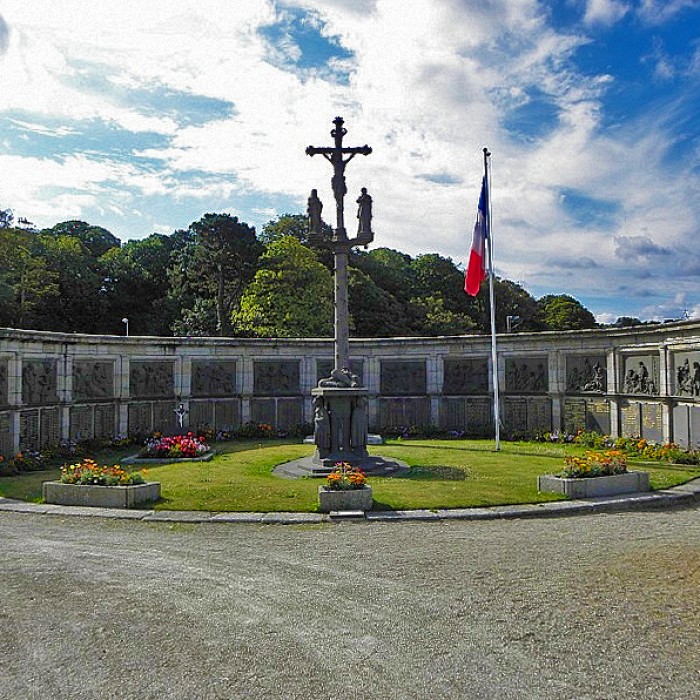 Photo de Monument aux morts de Saint-Pol-de-Léon