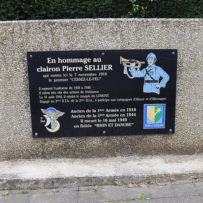 Photo de Monument de la Pierre dHaudroy à La Flamengrie