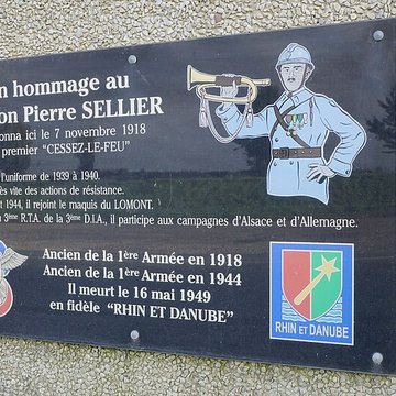 Monument de la Pierre dHaudroy à La Flamengrie