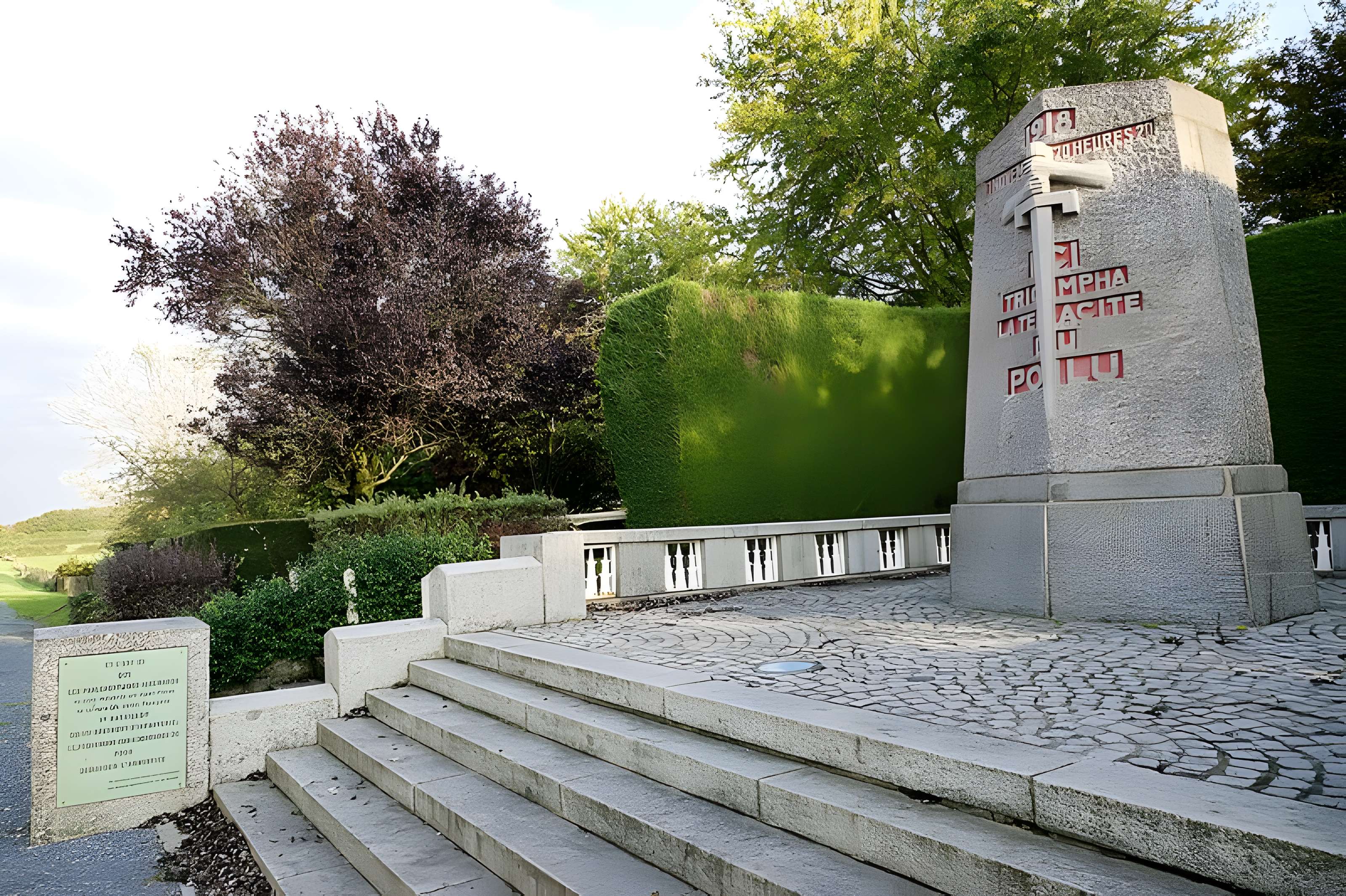 Monument de la Pierre d'Haudroy à La Flamengrie