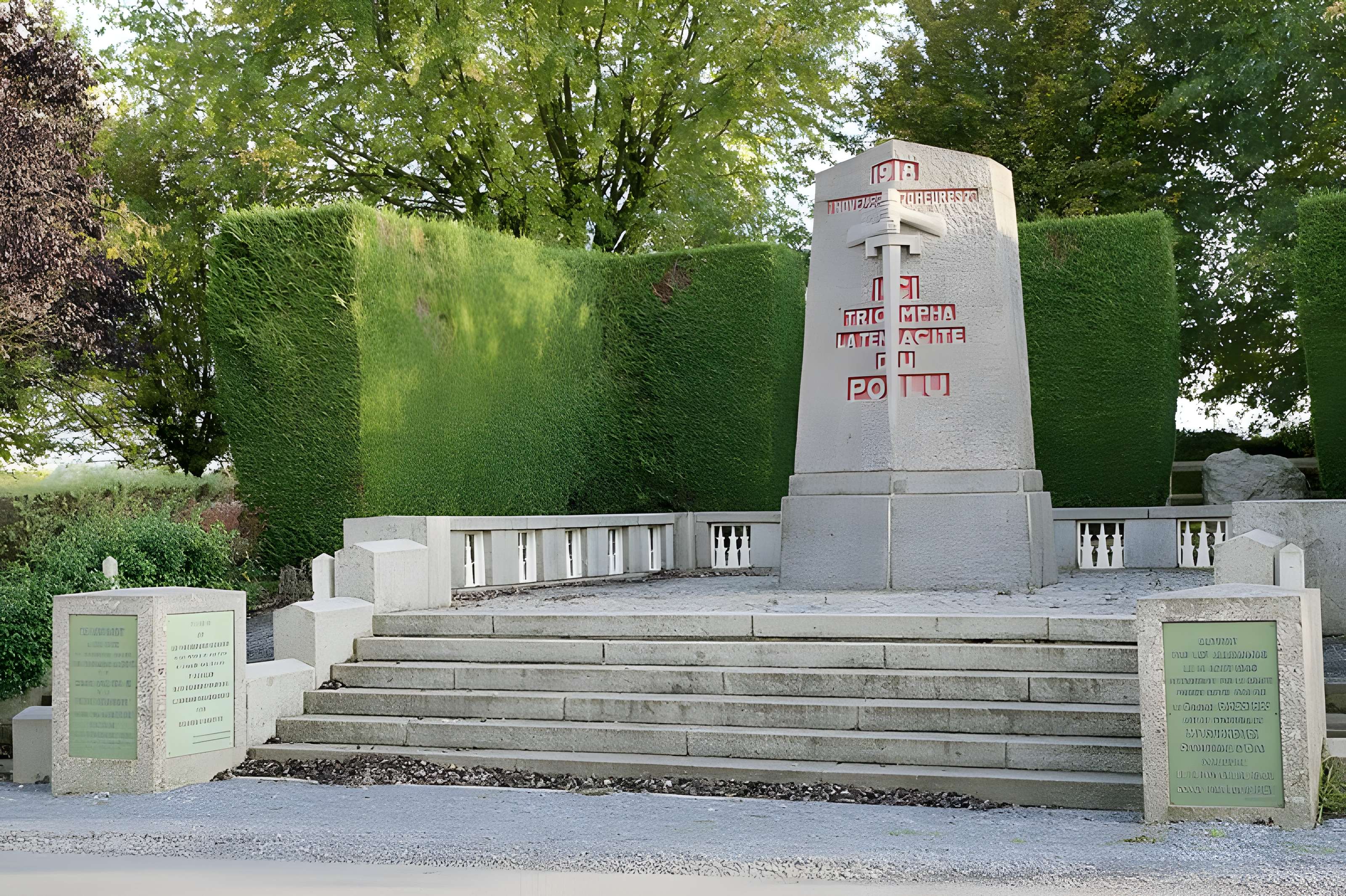 Monument de la Pierre d'Haudroy à La Flamengrie