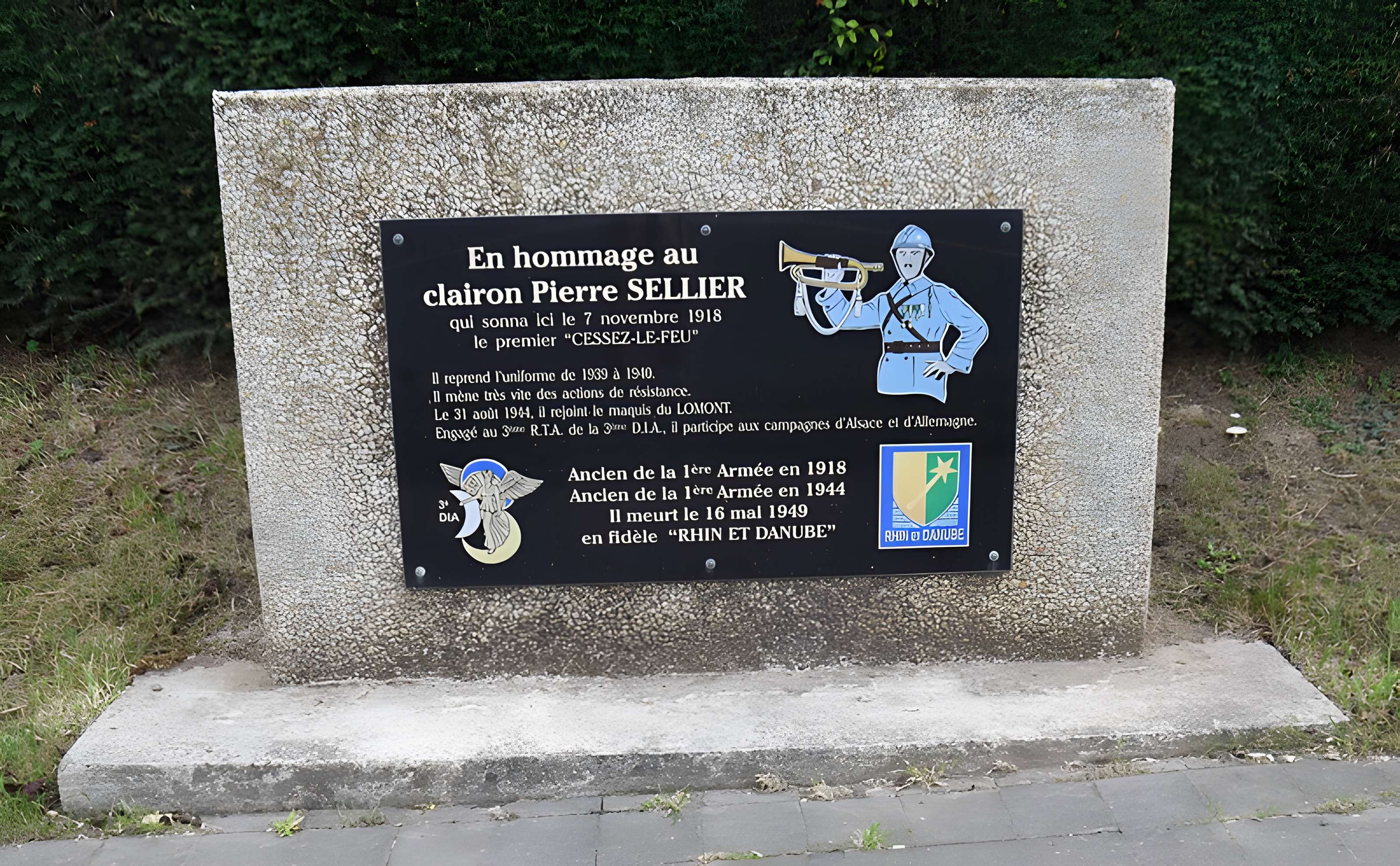 Monument de la Pierre d'Haudroy à La Flamengrie