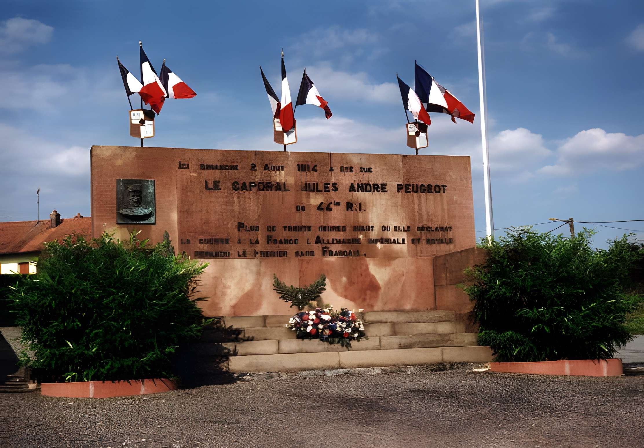 Monument du caporal Peugeot à Joncherey 