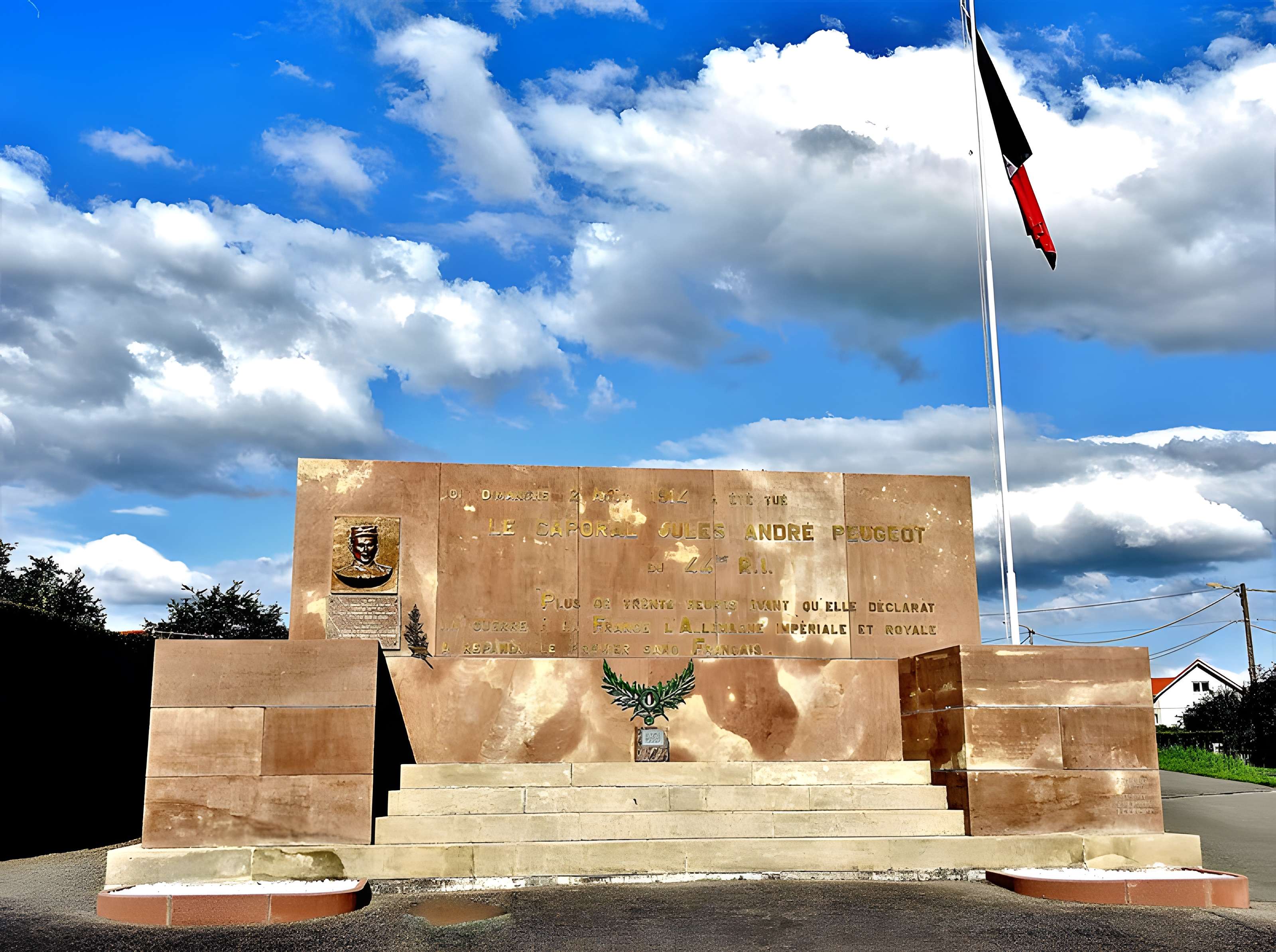 Monument du caporal Peugeot à Joncherey
