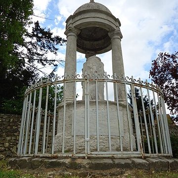 Monument funéraire de Pierre-Seyer à Bois-Jérôme-Saint-Ouen