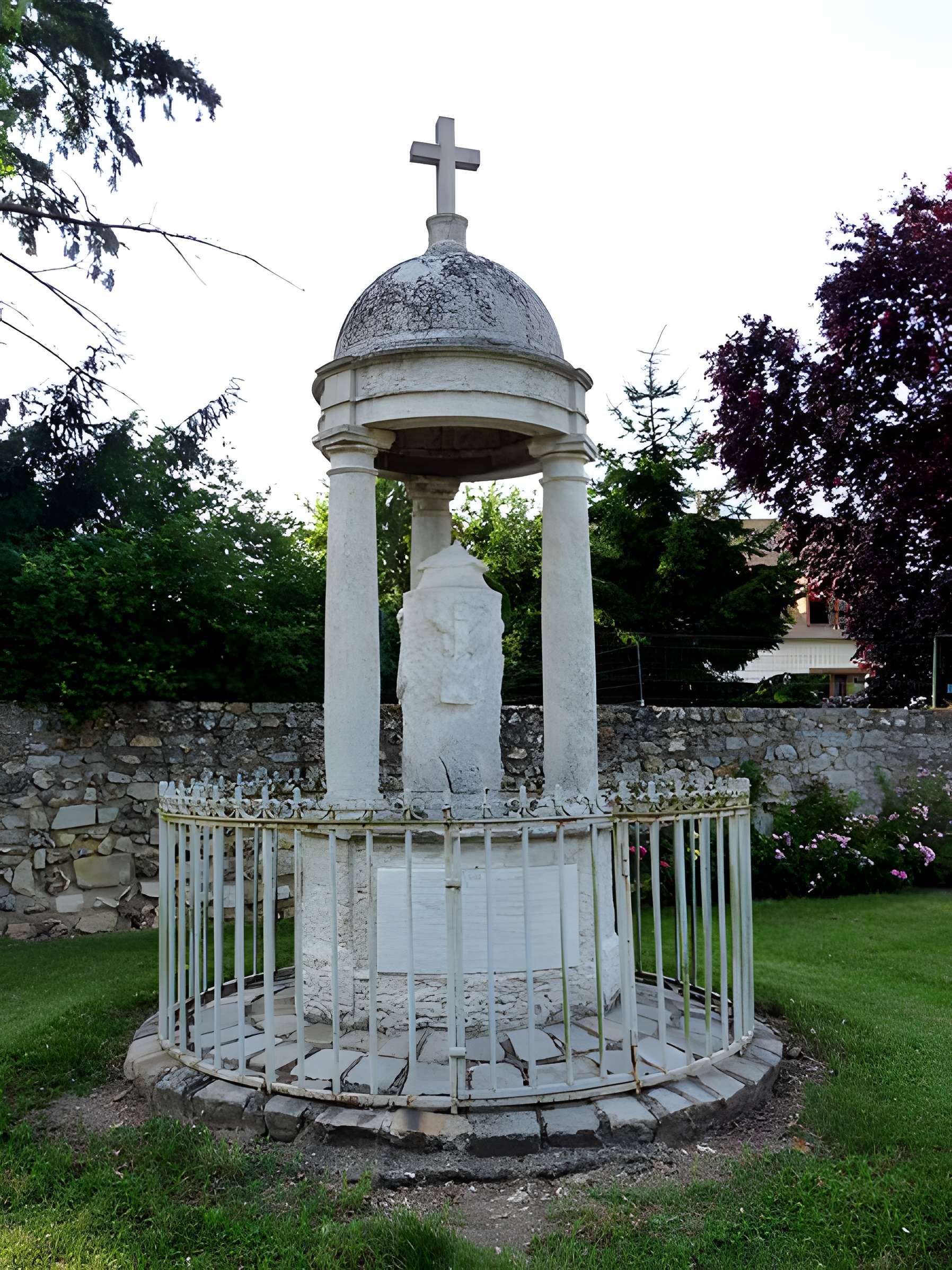 Monument funéraire de Pierre-Seyer à Bois-Jérôme-Saint-Ouen