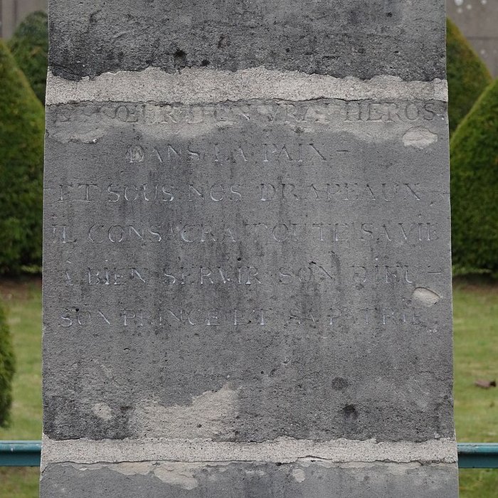 Photo de Monument sépulcral du maréchal de Vaux à Paray-Vieille-Poste