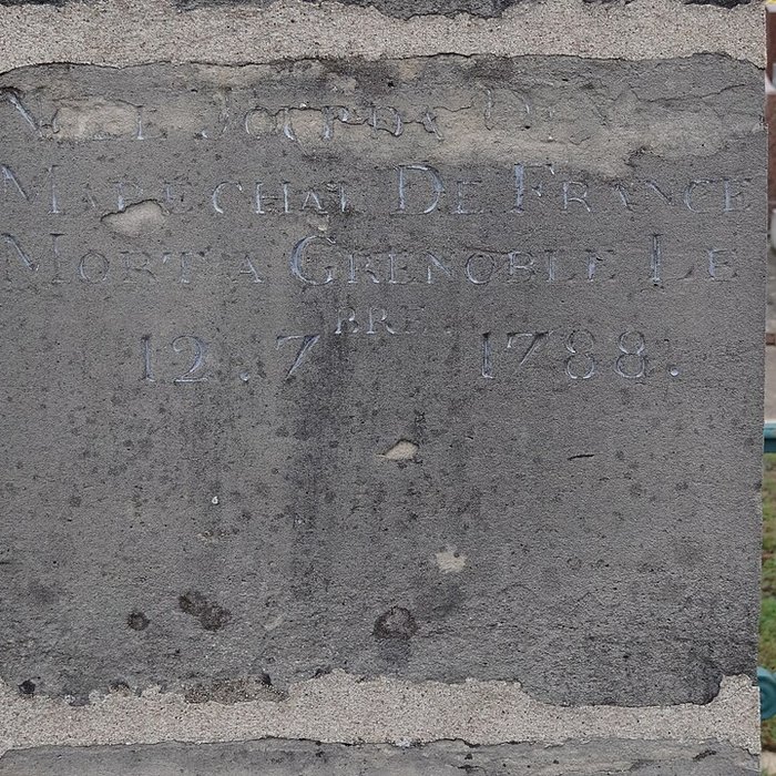Photo de Monument sépulcral du maréchal de Vaux à Paray-Vieille-Poste