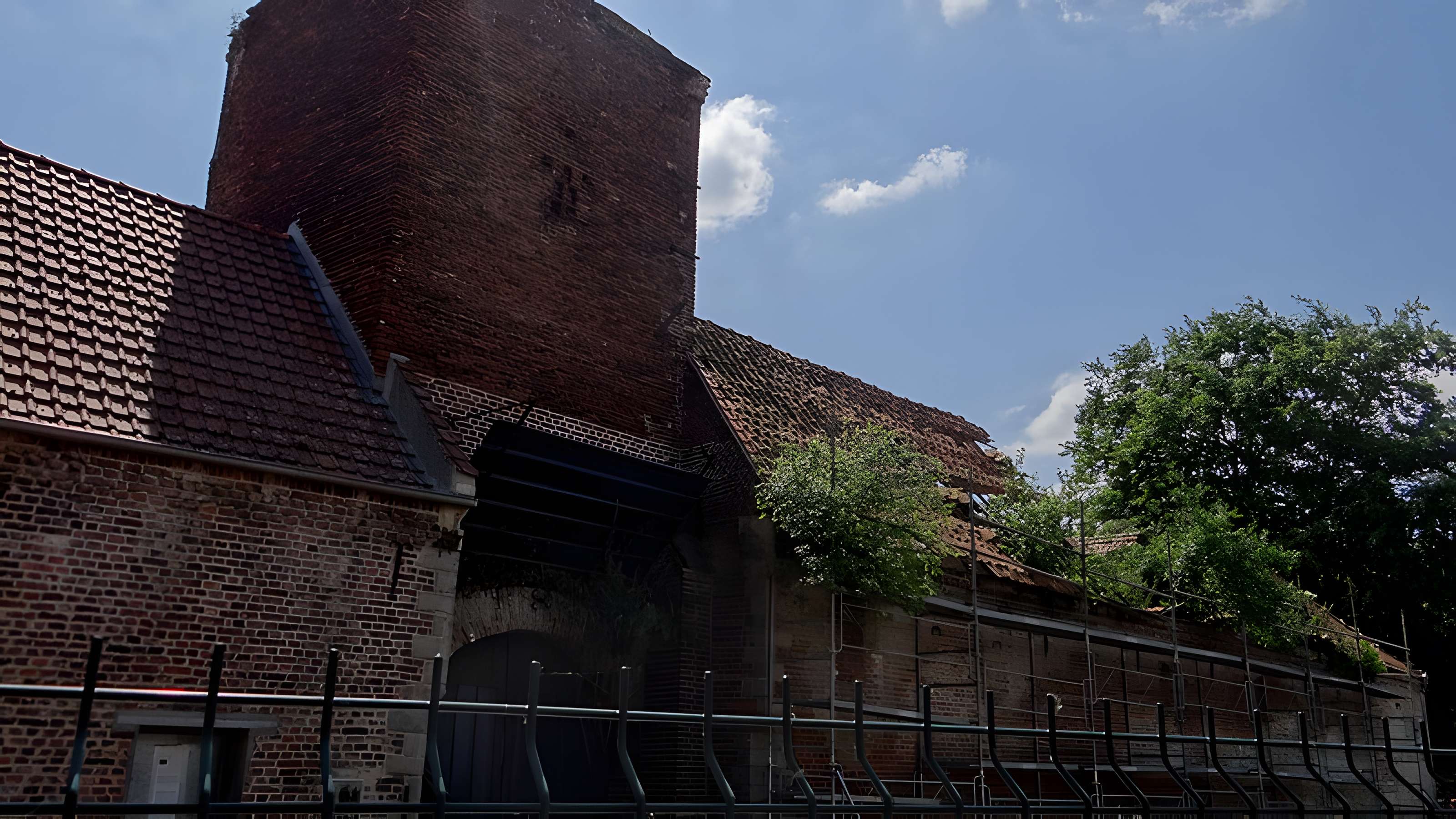 Motte castrale d'Émerchicourt