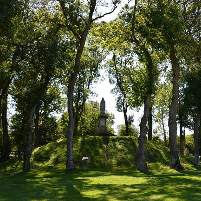 Photo de Motte féodale de Châteauneuf