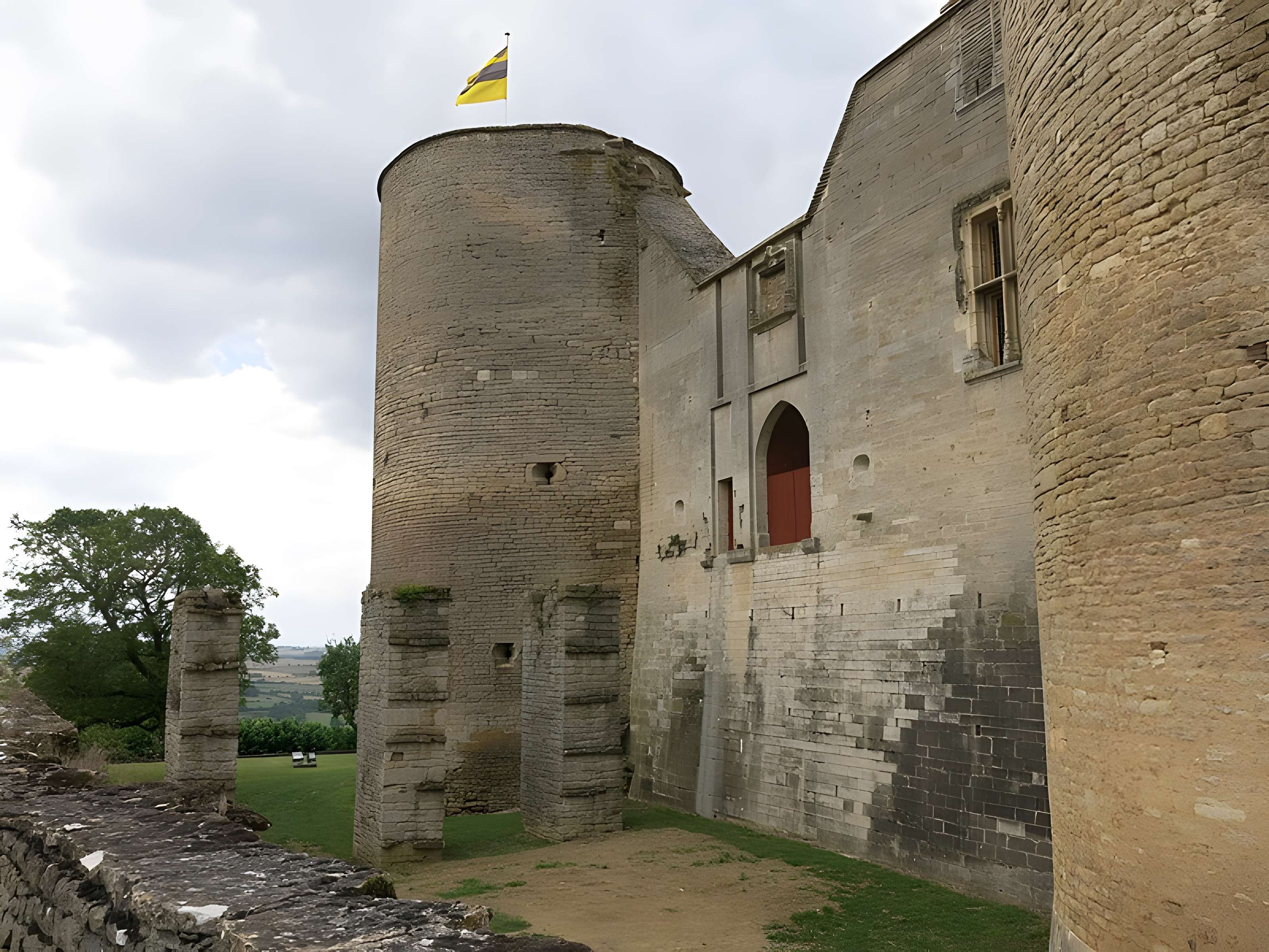 Motte féodale de Châteauneuf