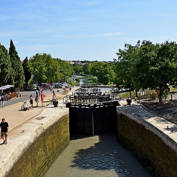 Photo de Canal du Midi : Écluses de Fonserannes