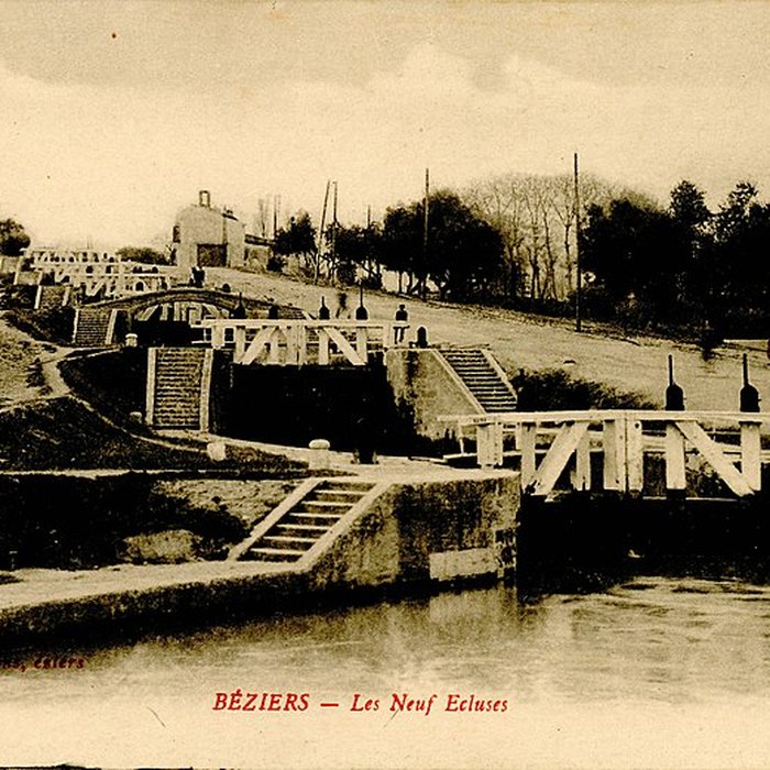 Photo de Canal du Midi : Écluses de Fonserannes