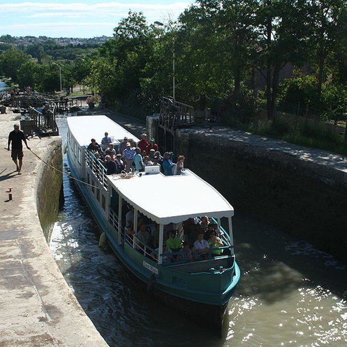 Photo de Canal du Midi : Écluses de Fonserannes
