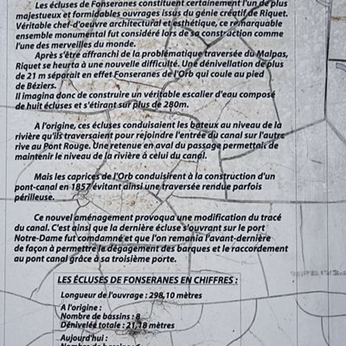 Photo de Canal du Midi : Écluses de Fonserannes
