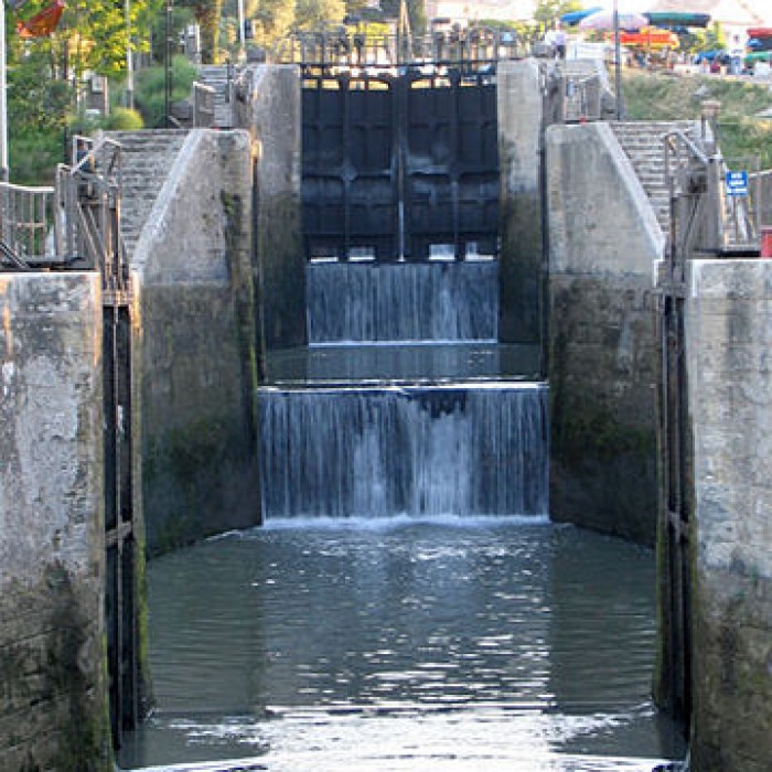 Photo de Canal du Midi : Écluses de Fonserannes